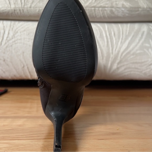 Vivika black boots 5.5 wore once like new. - Picture 3 of 7